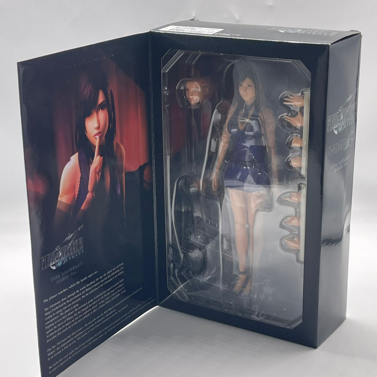 Final Fantasy VII Remake Play Arts Action Figure Tifa LockHart Dress Ver.
