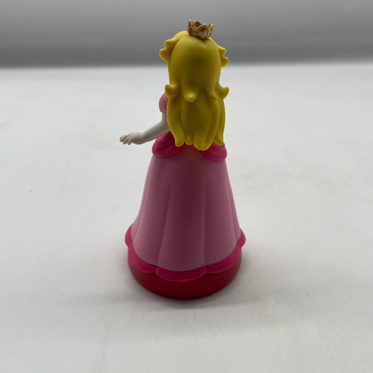 Nintendo Super Mario Princess Peach Amiibo Figure