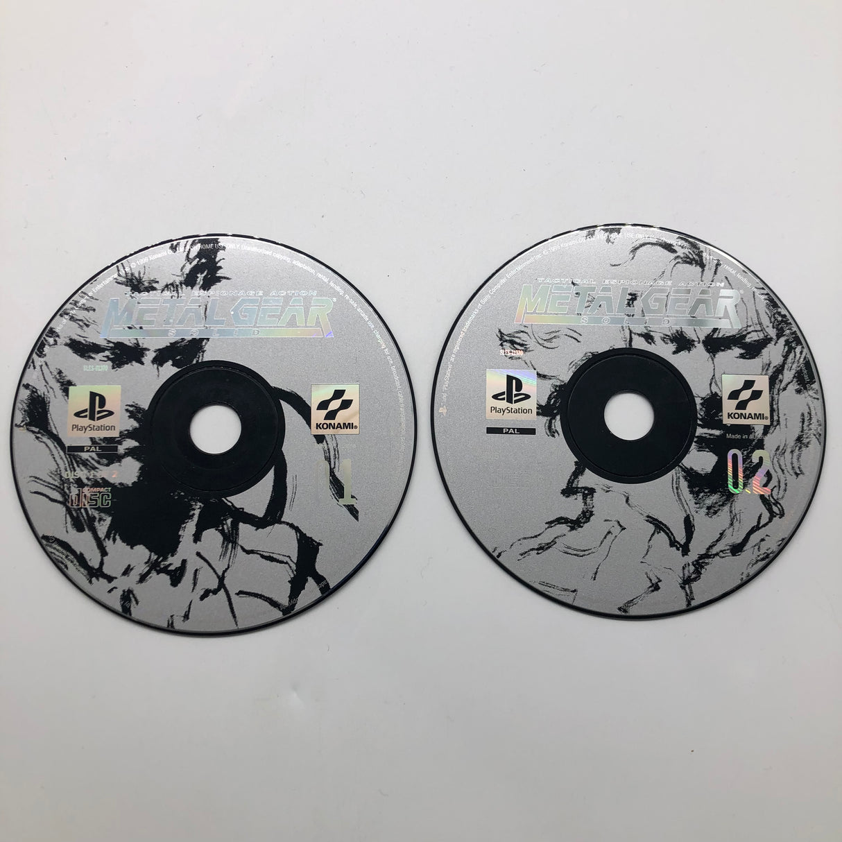 Metal Gear Solid Tactical Espionage Action PS1 Playstation 1 Game Disc 01 + 02 PAL