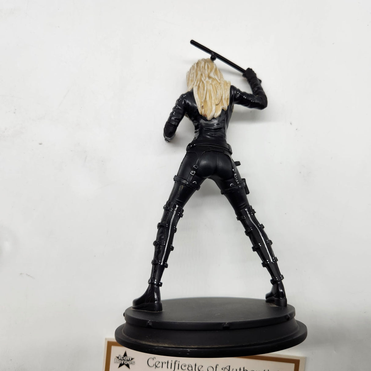 Black Canary Arrow Collectible Statue Action Figure
