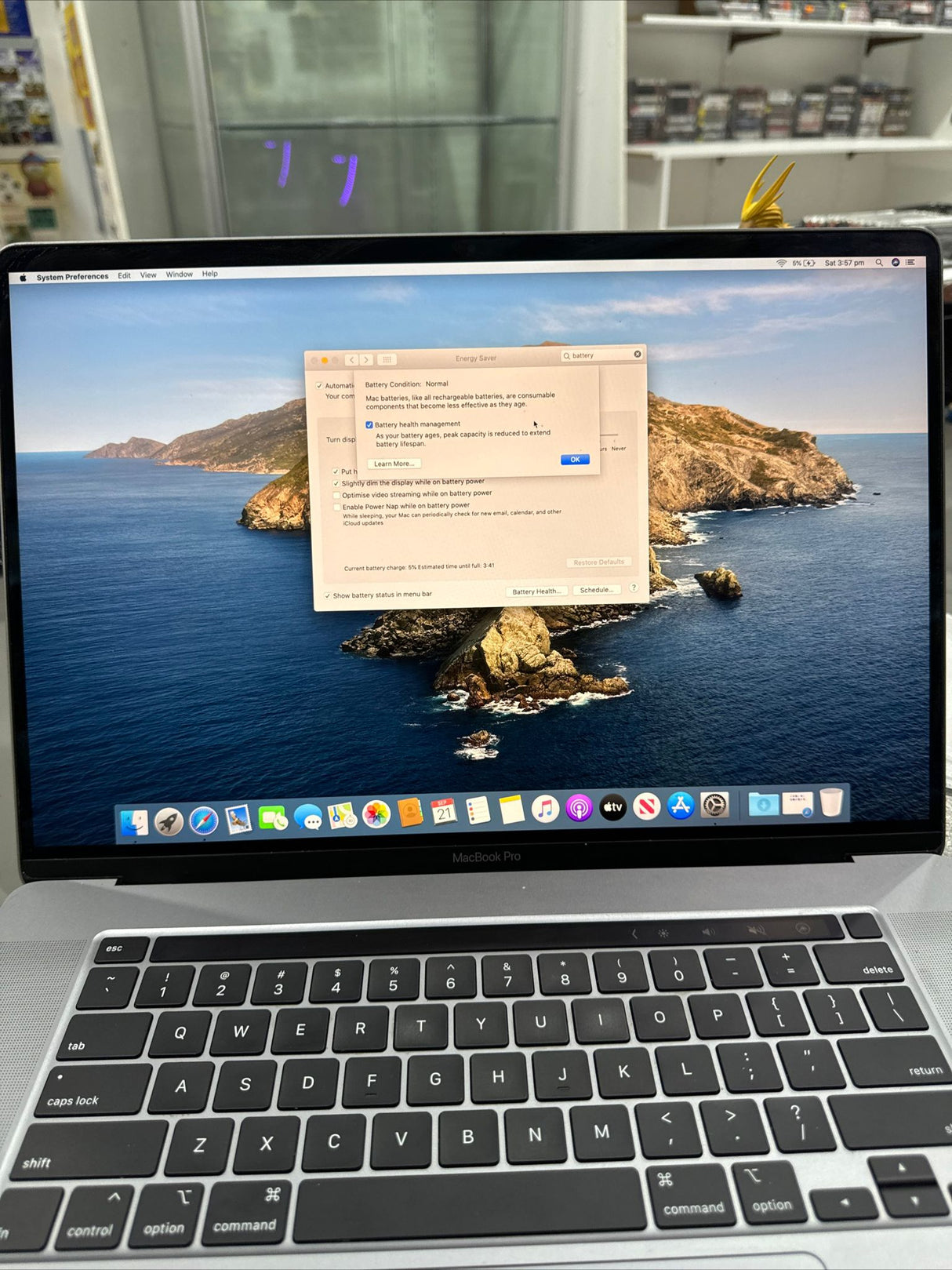 Apple MacBook Pro 2019 16" laptop i9 8-core 16GB Ram 1tb SSD 25AU4