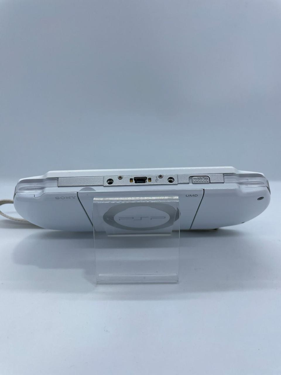 Sony Playstation Portable PSP 2000 Handheld White Console