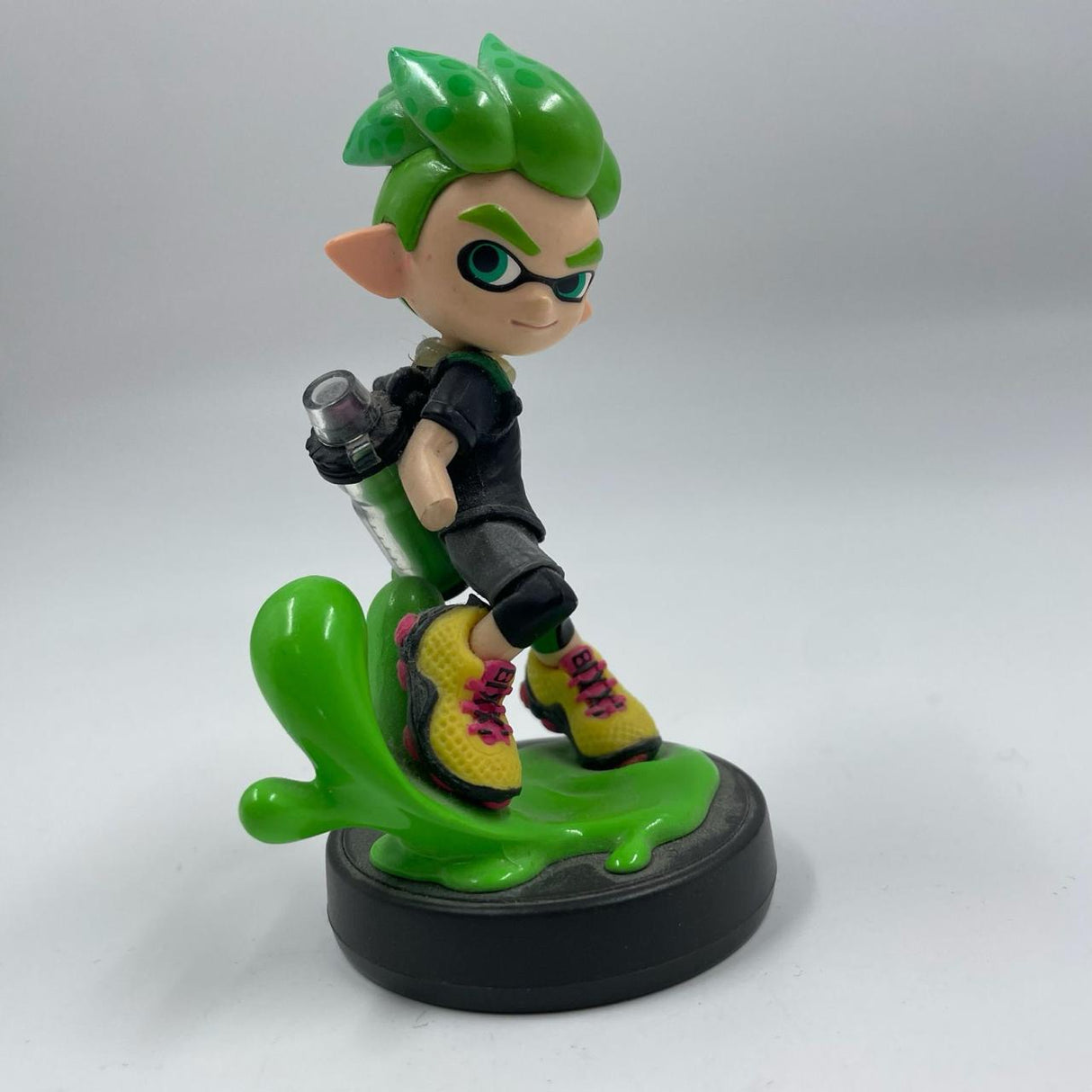 Neon Green Splatoon Inkling Boy Broken Arm Amiibo Figure
