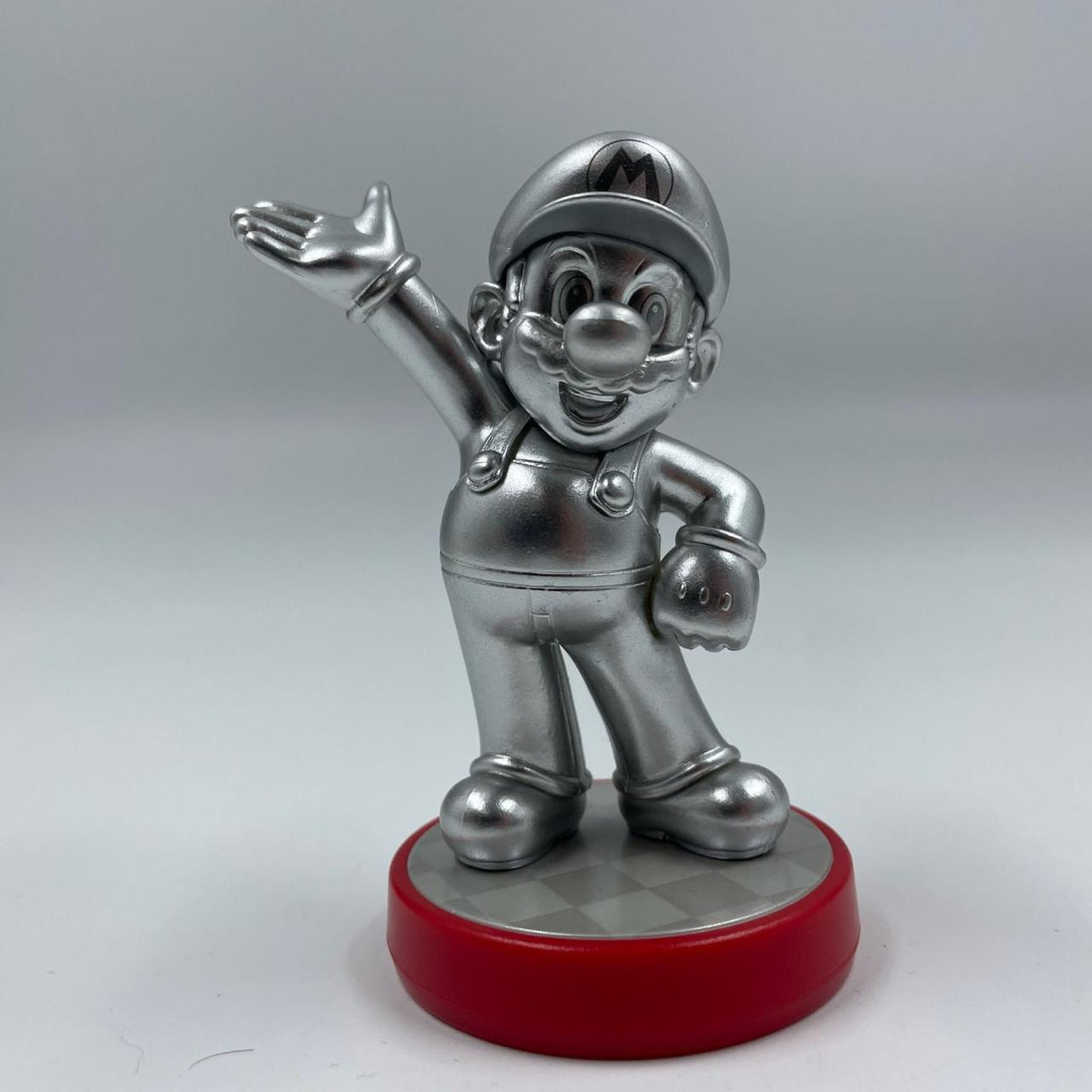 Nintendo Super Smash Bros. Silver Mario Amiibo Figure