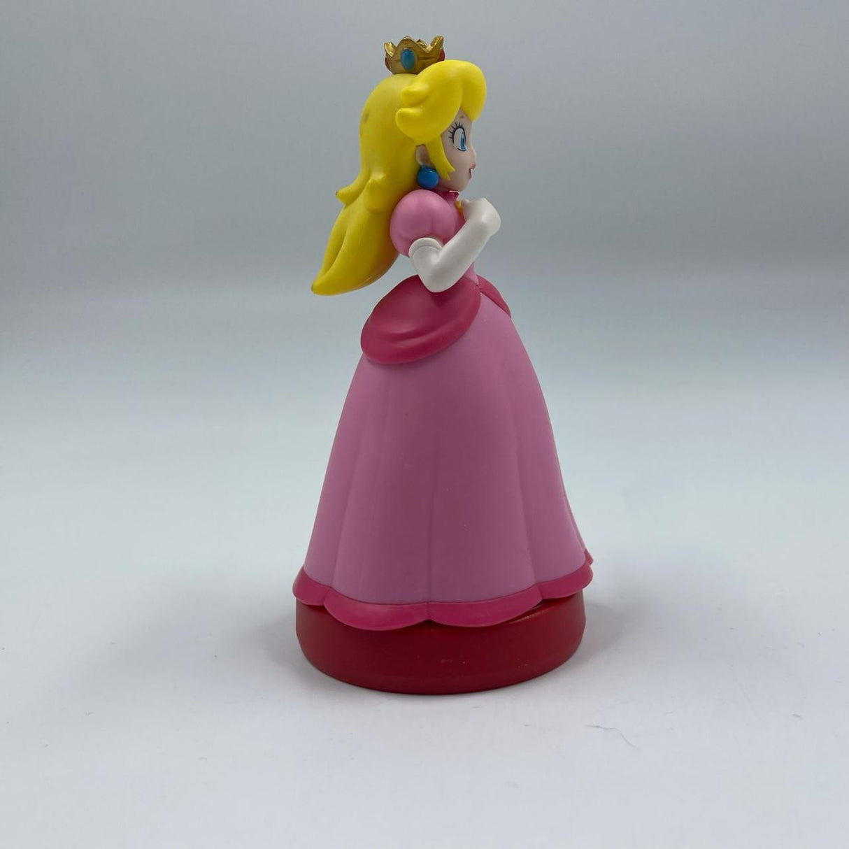 Nintendo Super Mario Princess Peach Amiibo Figure