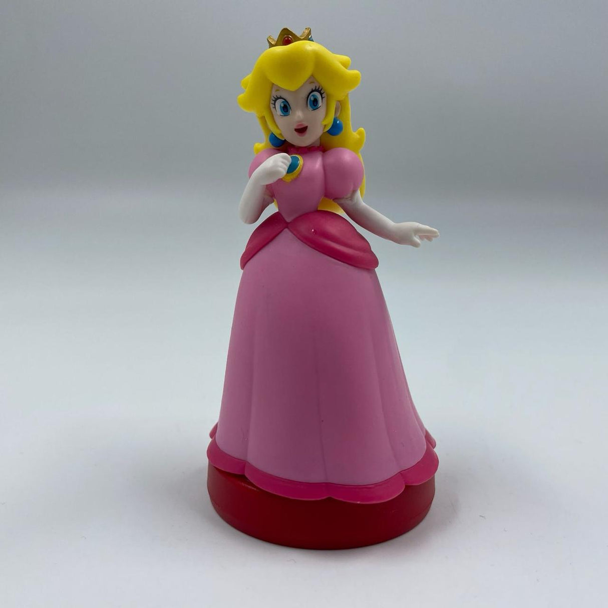 Nintendo Super Mario Princess Peach Amiibo Figure