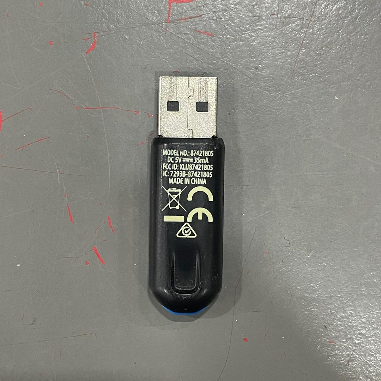 Guitar Hero Live Playstation 4 PS4 Game With Guitar Controller & Wireless USB Adaptor