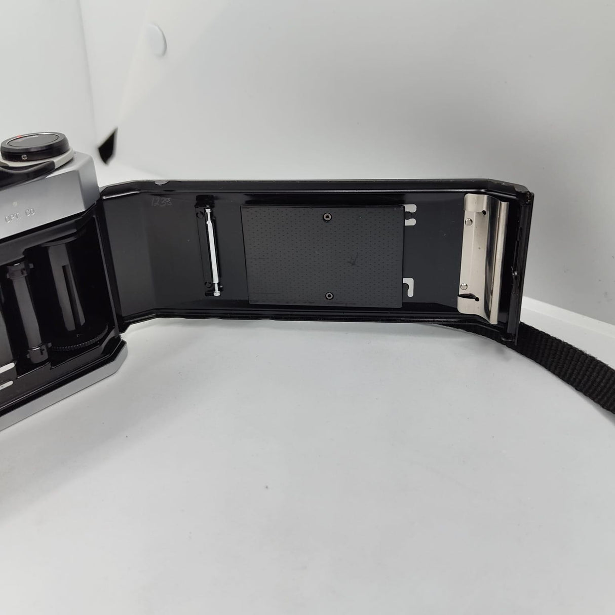 Pentax K1000 Camera with 50mm (f/2.0) Lens