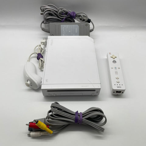 Nintendo Wii Console With Controller And Cords PAL 05A4