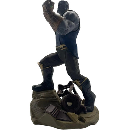 Marvel Infinity War Thanos Gauntlet Statue Action Figure