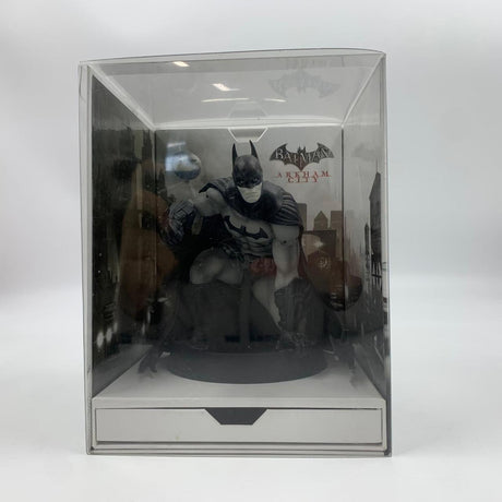 Batman Arkham City Figure And Art Book