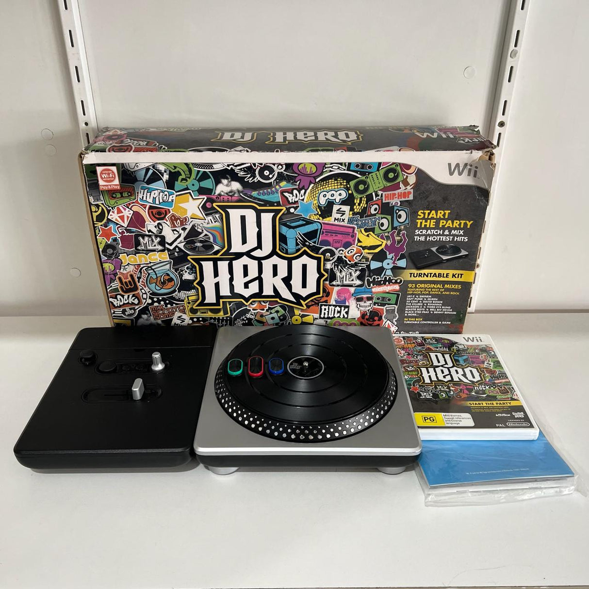 DJ Hero Nintendo Wii Turntable + Game Boxed