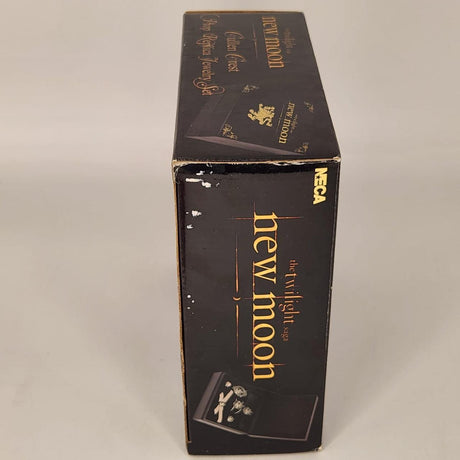 NECA The Twilight Saga New Moon Cullen Crest Prop Replica Jewelery Set