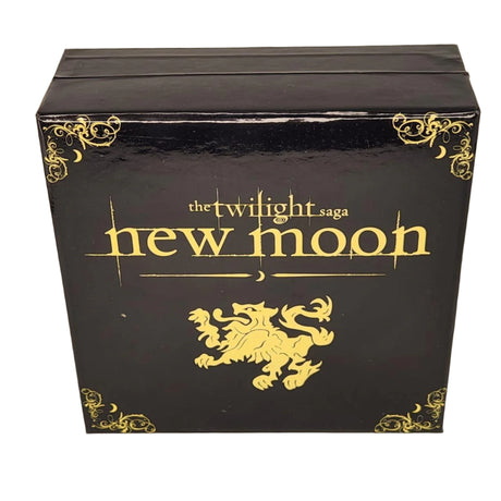 NECA The Twilight Saga New Moon Cullen Crest Prop Replica Jewelery Set