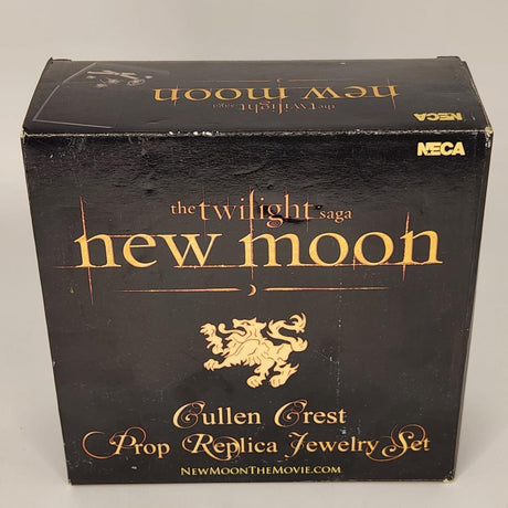 NECA The Twilight Saga New Moon Cullen Crest Prop Replica Jewelery Set